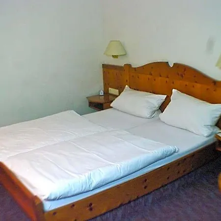 Zum Kauzen Locanda
